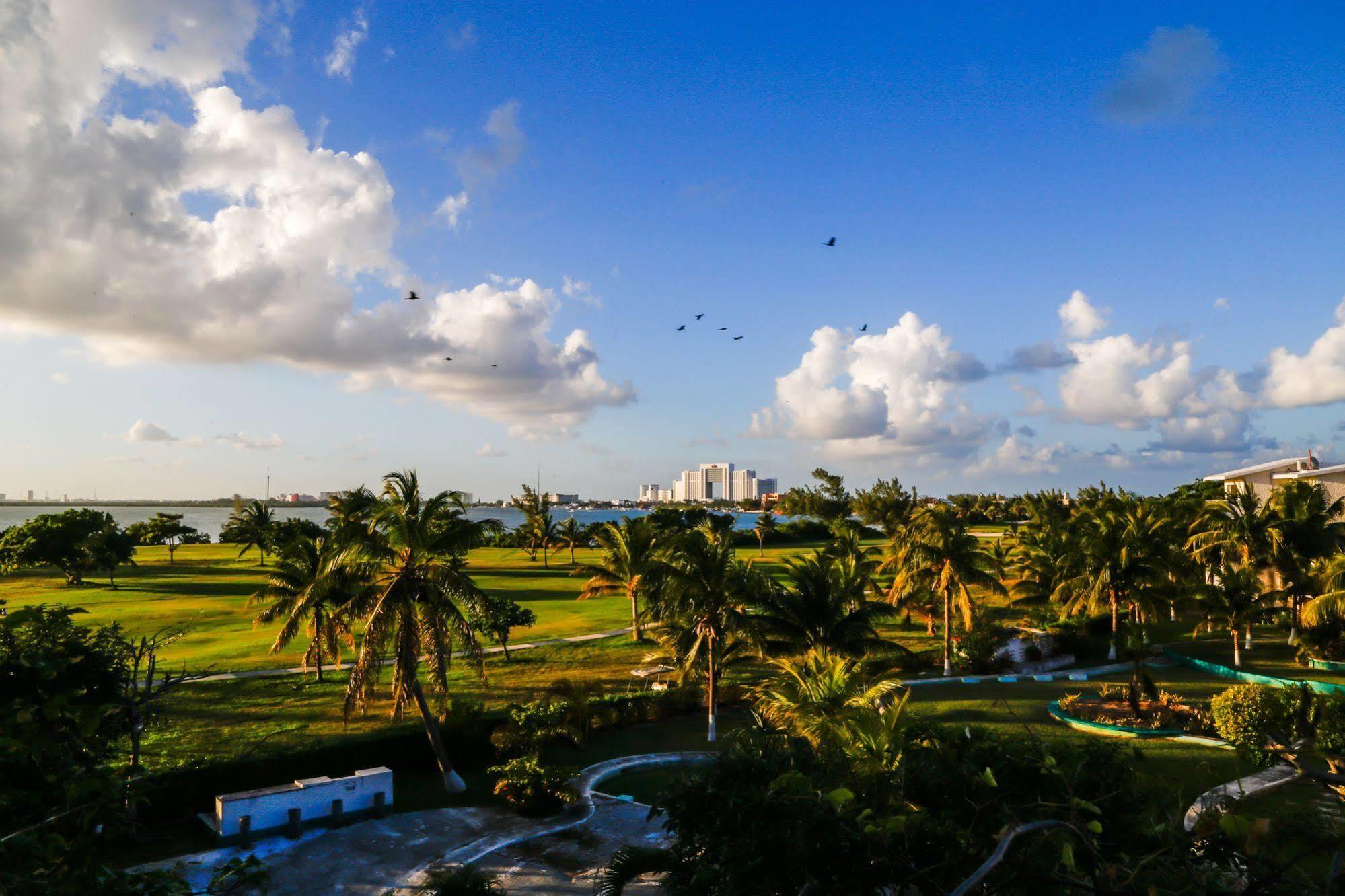 Hostel Natura Cancun Exterior photo