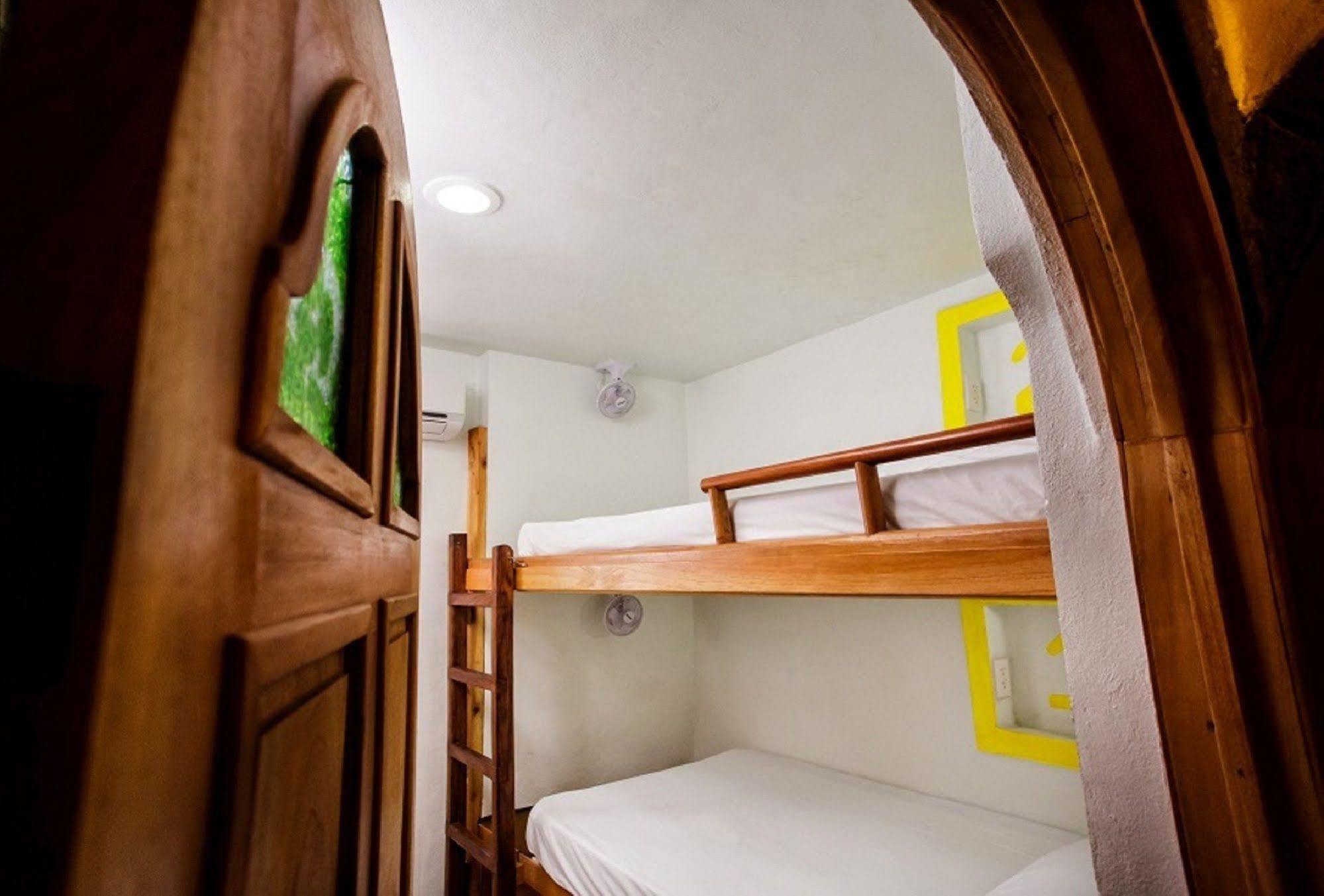 Hostel Natura Cancun Exterior photo